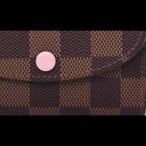 LOUIS VUITTON
Damier Ebene Rosalie Coin Purse Rose Ballerine